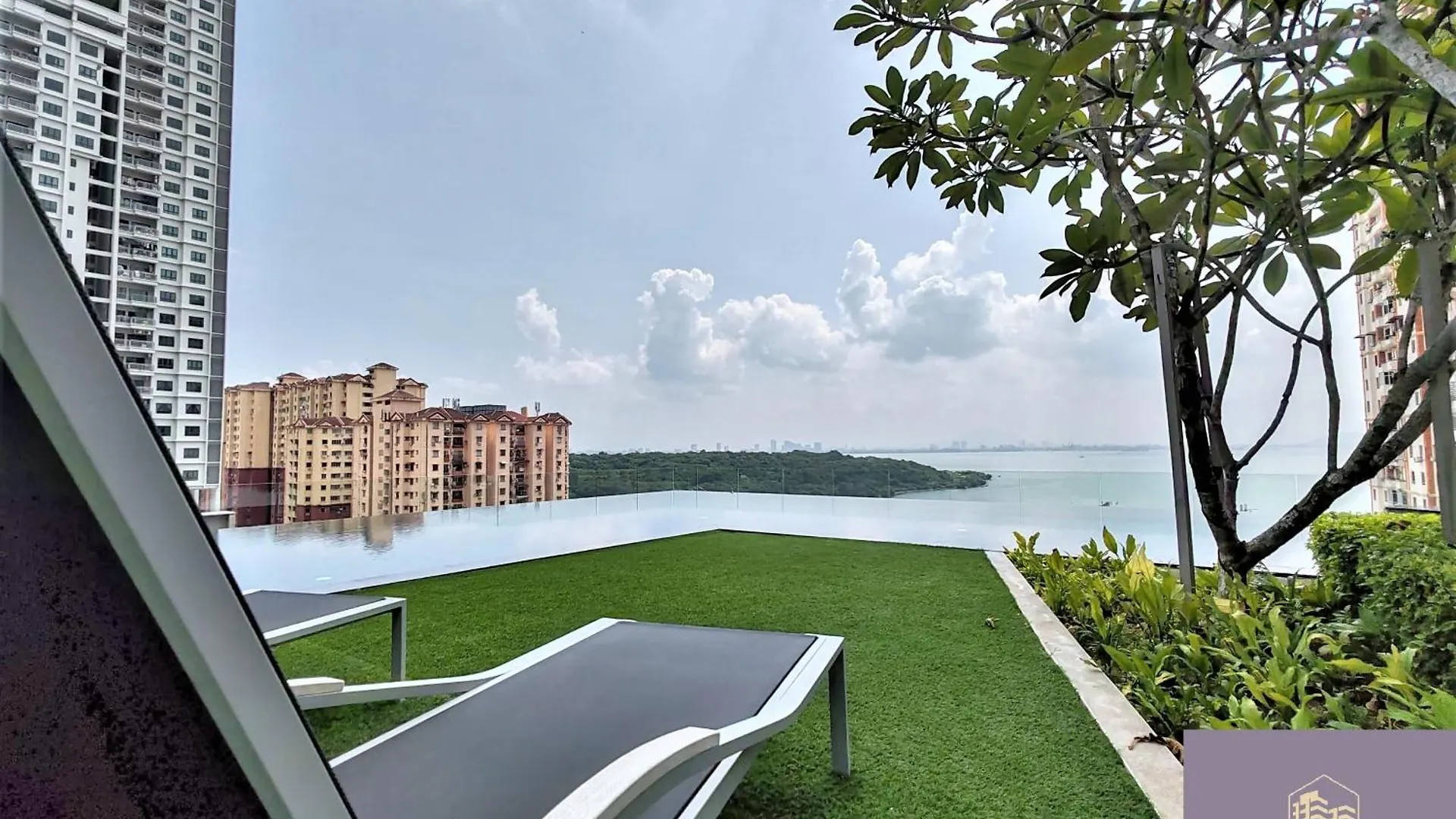 Luxurious Modern Suite At Urban Suites Georgetown By Superstay Jelutong شقة